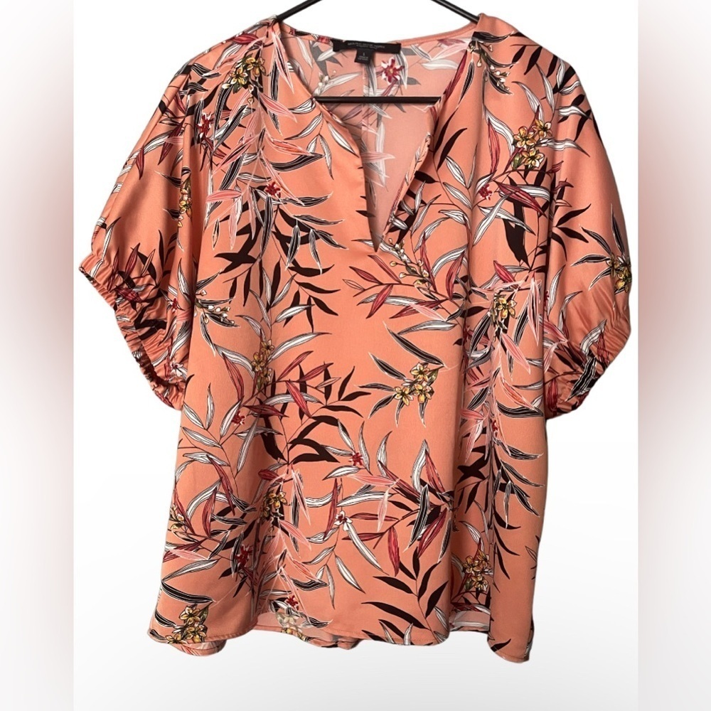 Andrew Marc Tops Floral Boxy Satin V Neck Blouse Workwear Color: pink/Orange L - Picture 2 of 5